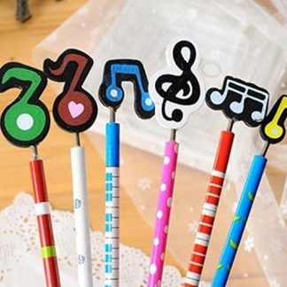 12 lápices de madera decorados con notas musicales